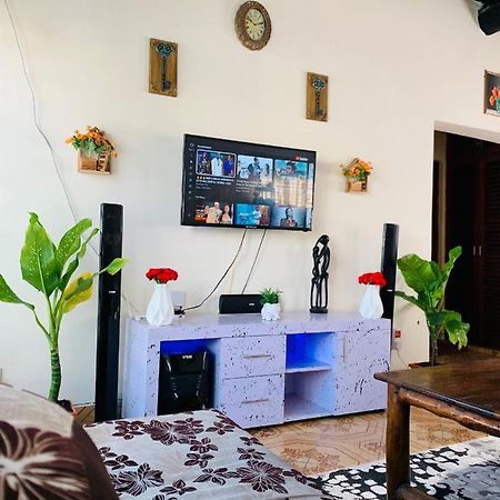 Jambo Diani 1-Bedroom Apartment Close To The Beach ディアニ・ビーチ エクステリア 写真