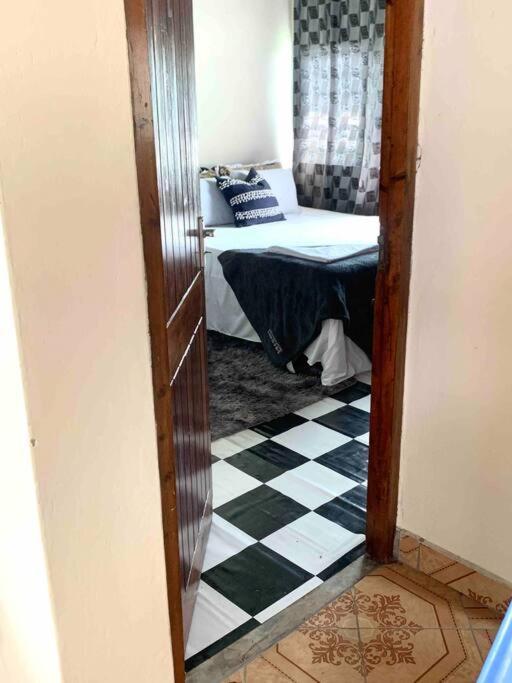 Jambo Diani 1-Bedroom Apartment Close To The Beach ディアニ・ビーチ エクステリア 写真