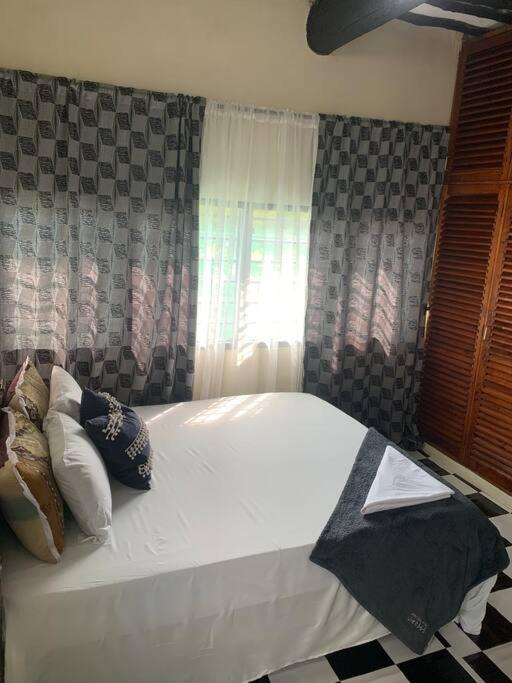 Jambo Diani 1-Bedroom Apartment Close To The Beach ディアニ・ビーチ エクステリア 写真