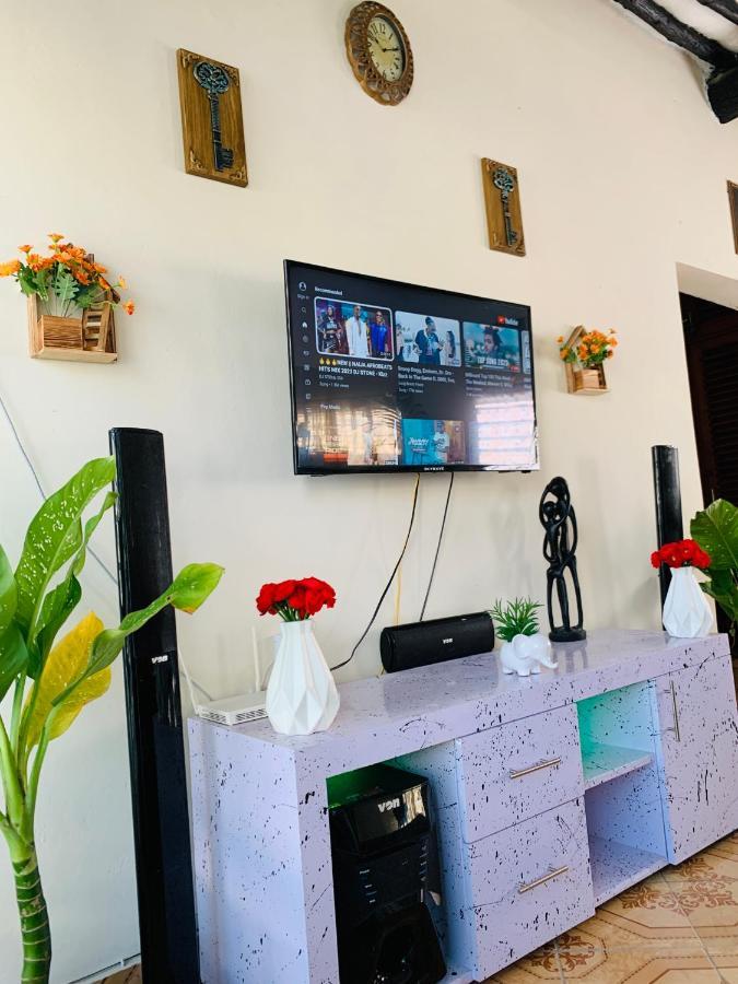 Jambo Diani 1-Bedroom Apartment Close To The Beach ディアニ・ビーチ エクステリア 写真