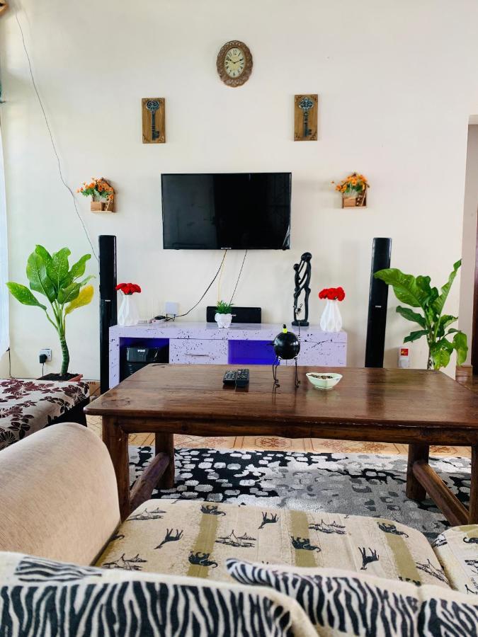 Jambo Diani 1-Bedroom Apartment Close To The Beach ディアニ・ビーチ エクステリア 写真