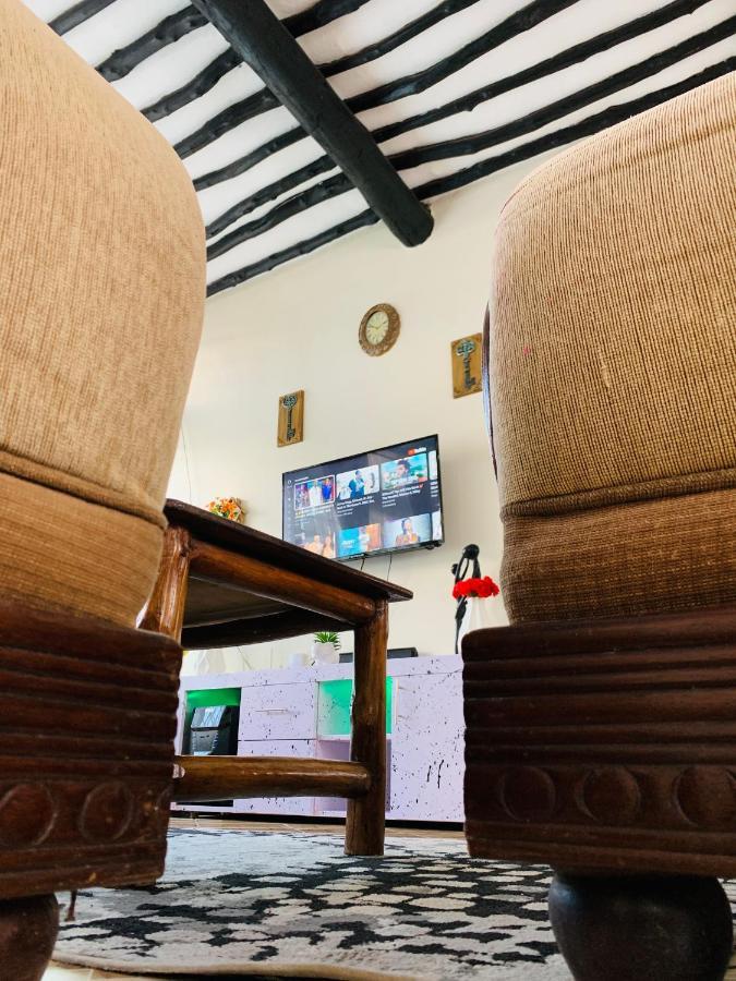 Jambo Diani 1-Bedroom Apartment Close To The Beach ディアニ・ビーチ エクステリア 写真